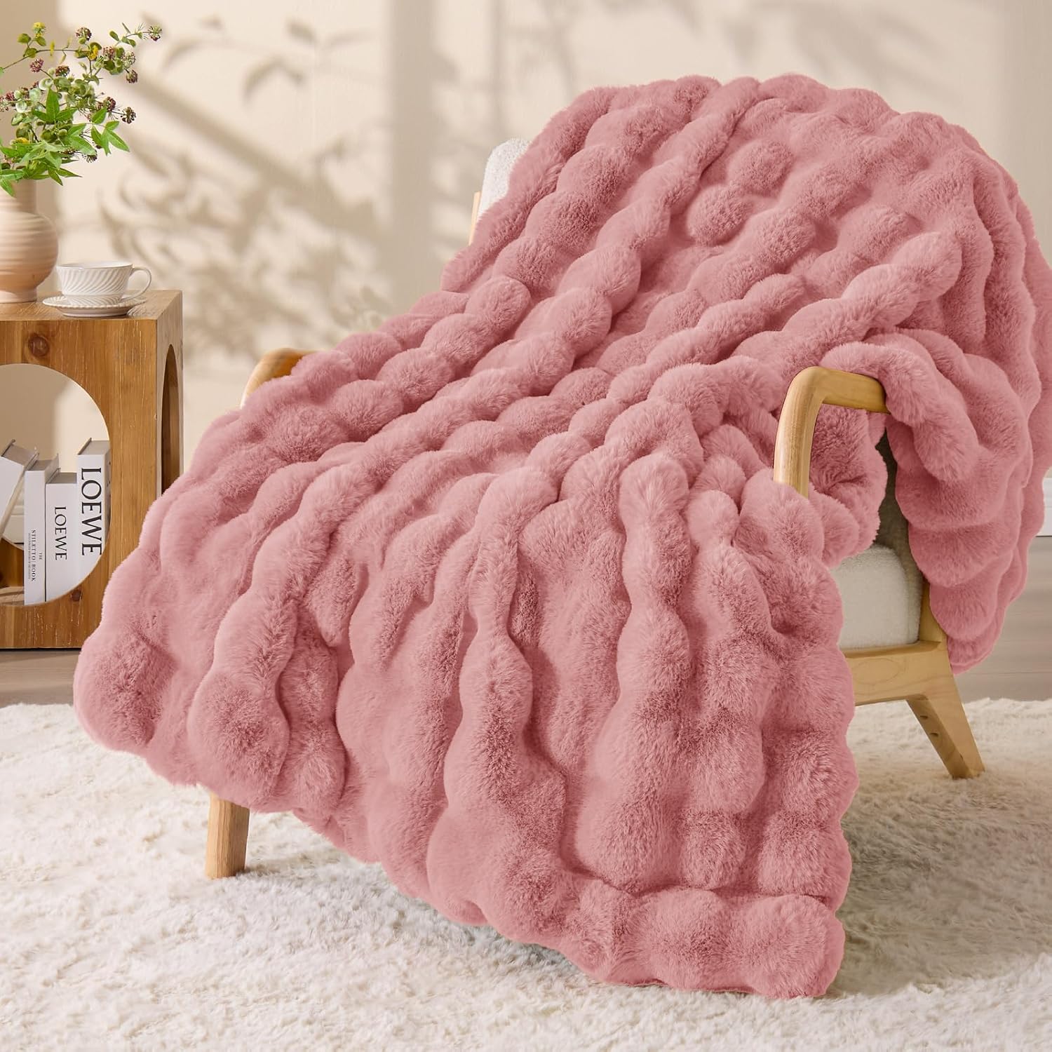 Pink Faux Fur Throw Blanket, Soft Cozy Plush Purple Bubble Blanket for Couch Sofa Bedroom Living Room Decor - 870GSM Thick Warm Fuzzy Fluffy Faux Rabbit Fur Blanket for Women Gift, 50x60 Inches