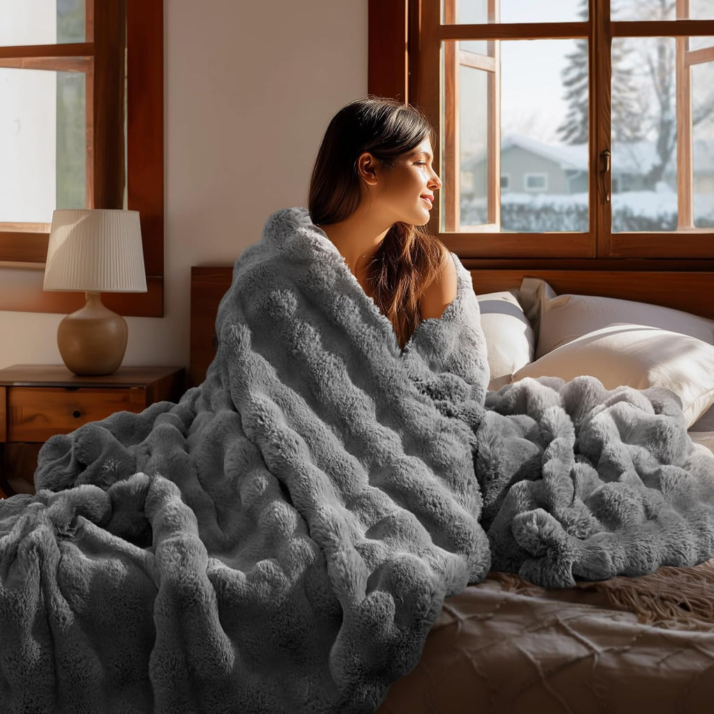 Gray Faux Fur Cream Throw Blanket, Soft Cozy Plush Bubble Blanket for Couch Sofa Bedroom Living Room Decor - 870GSM Thick Warm Fuzzy Fluffy Faux Rabbit Fur Blanket for Women Gift, 50x60 Inches