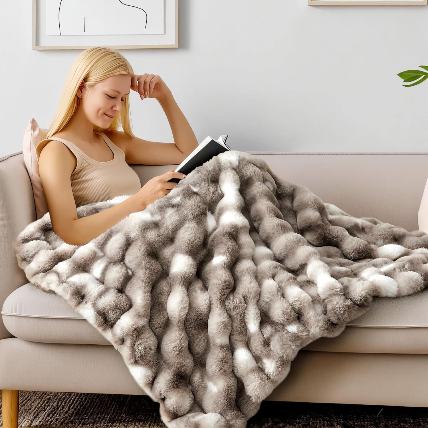 Tie-dye Taupe Faux Fur Throw Blanket for Couch, Decorative Tie-Dye Taupe Plush Bubble Blanket - Super Soft & Cozy Fluffy Faux Rabbit Fur Blanket for Women Gift, 50x60 Inches