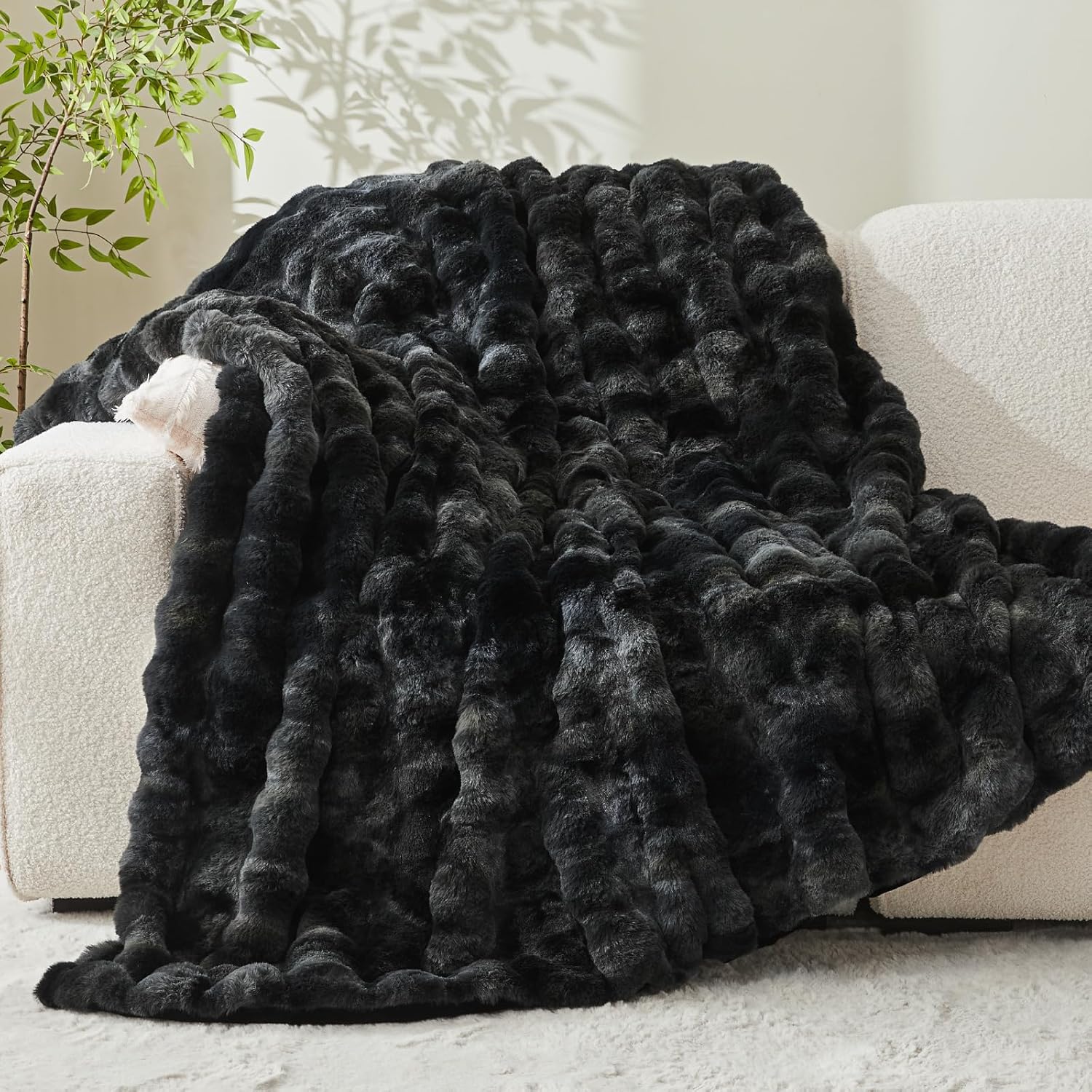 Black Faux Fur Throw Blanket for Couch, Decorative Tie-Dye Black Plush Bubble Blanket - Super Soft &amp; Cozy Fluffy Faux Rabbit Fur Blanket for Women Gift, 50x60 Inches