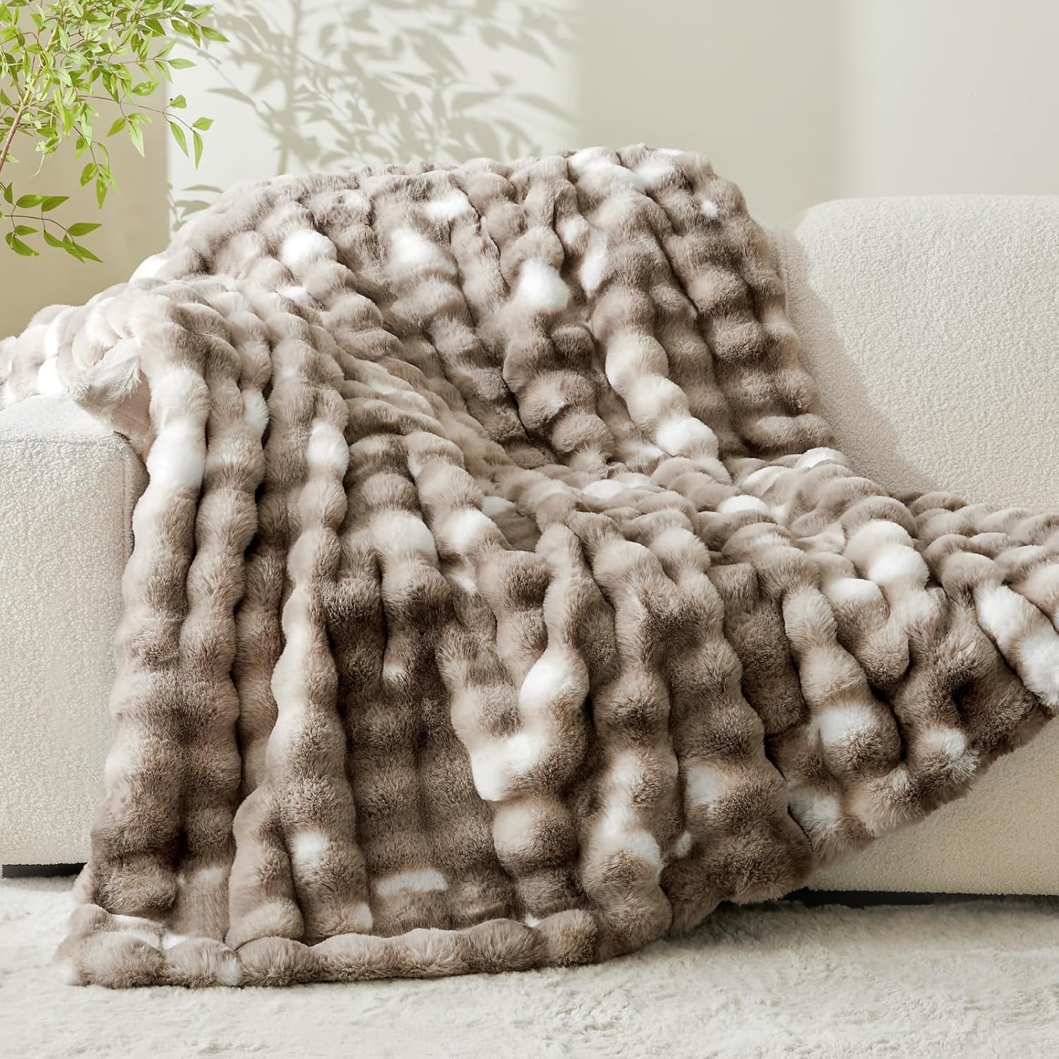 Tie-dye Taupe Faux Fur Throw Blanket for Couch, Decorative Tie-Dye Taupe Plush Bubble Blanket - Super Soft & Cozy Fluffy Faux Rabbit Fur Blanket for Women Gift, 50x60 Inches