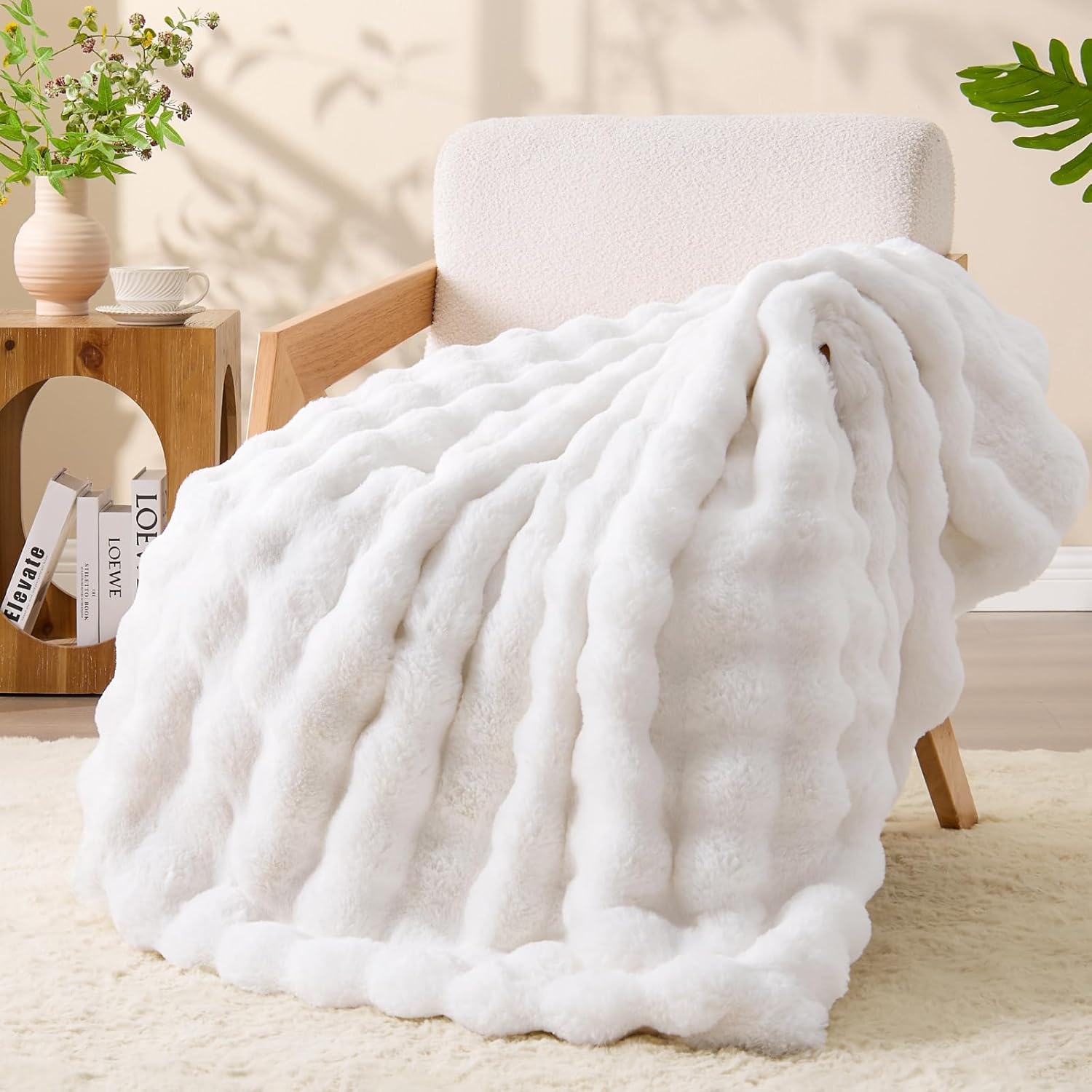 White Faux Fur Cream Throw Blanket, Soft Cozy Plush Bubble Blanket for Couch Sofa Bedroom Living Room Decor - 870GSM Thick Warm Fuzzy Fluffy Faux Rabbit Fur Blanket for Women Gift, 50x60 Inches